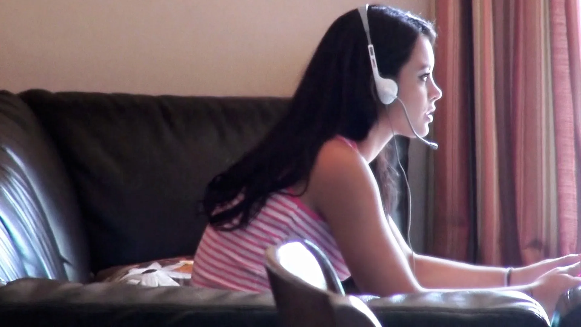 Don't Mess With a Gamer Chick - Latina Sex Tapes