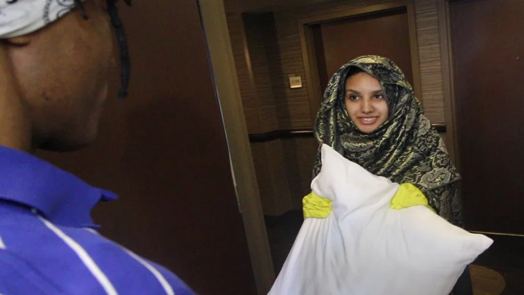 Arab teen maid in hijab wants black cock in her halal pussy - Toticos - 24863